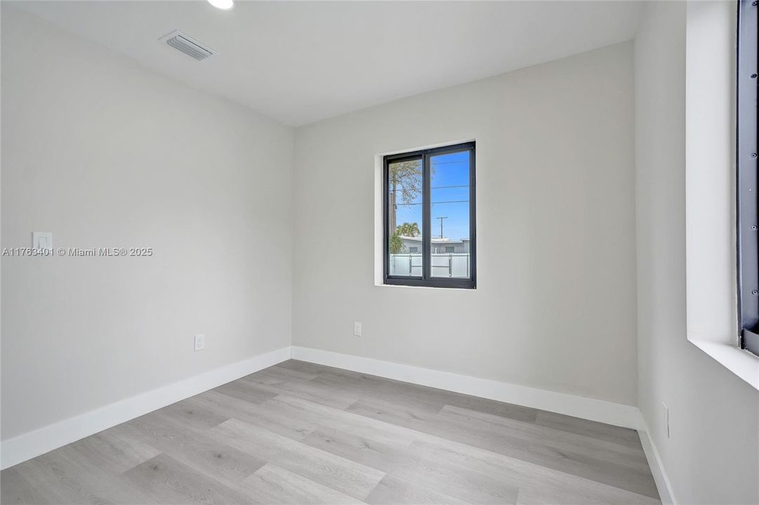 Vendido Recientemente: $539,900 (3 camas, 2 baños, 1156 Pies cuadrados)