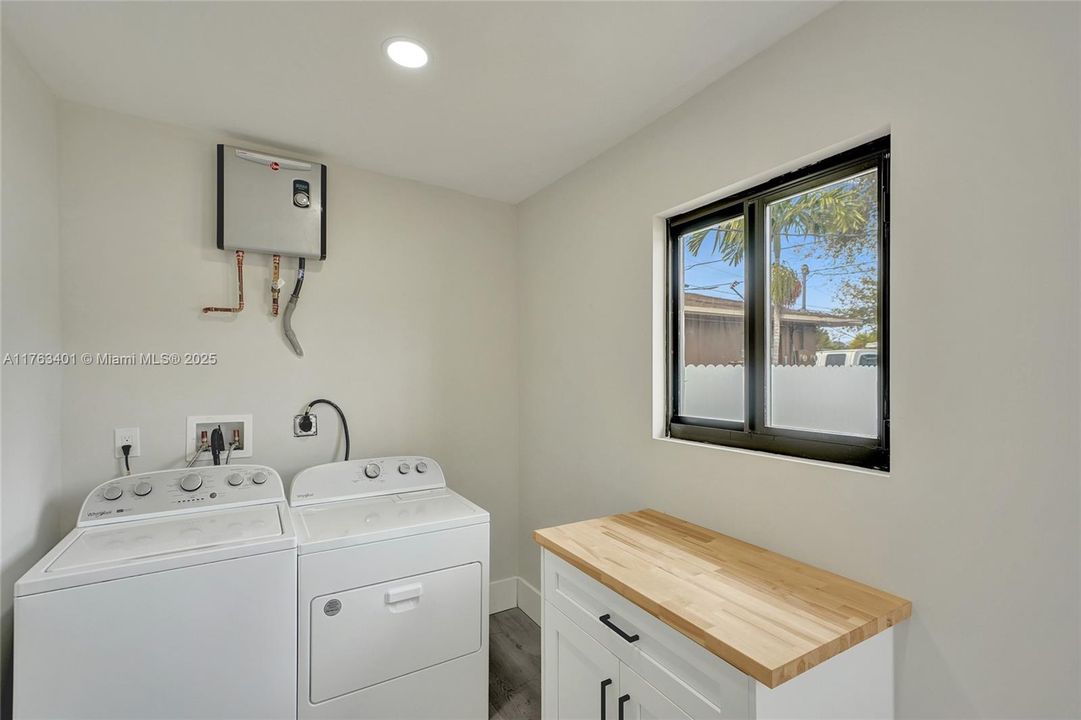 Vendido Recientemente: $539,900 (3 camas, 2 baños, 1156 Pies cuadrados)