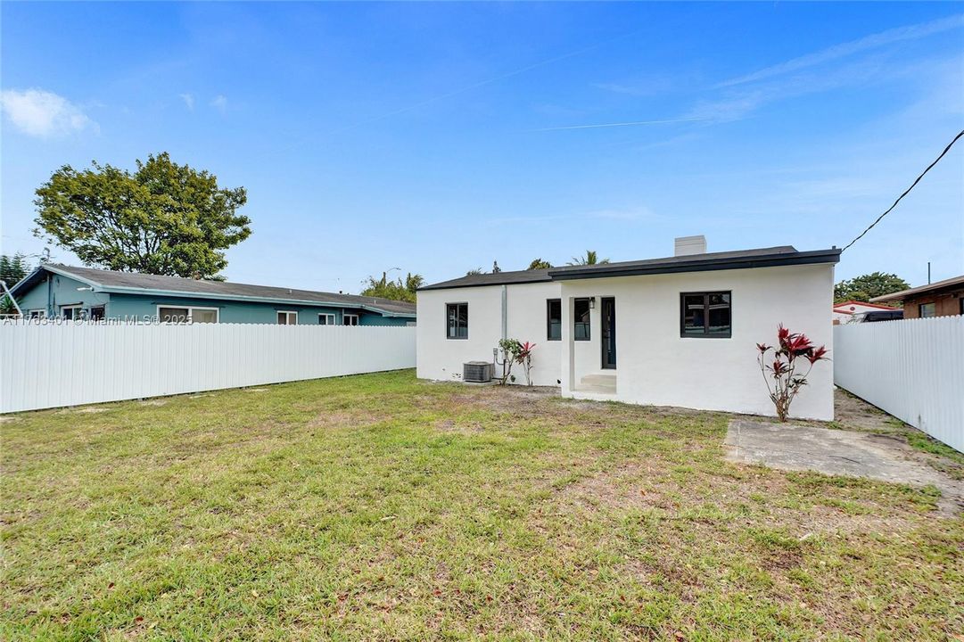 Vendido Recientemente: $539,900 (3 camas, 2 baños, 1156 Pies cuadrados)