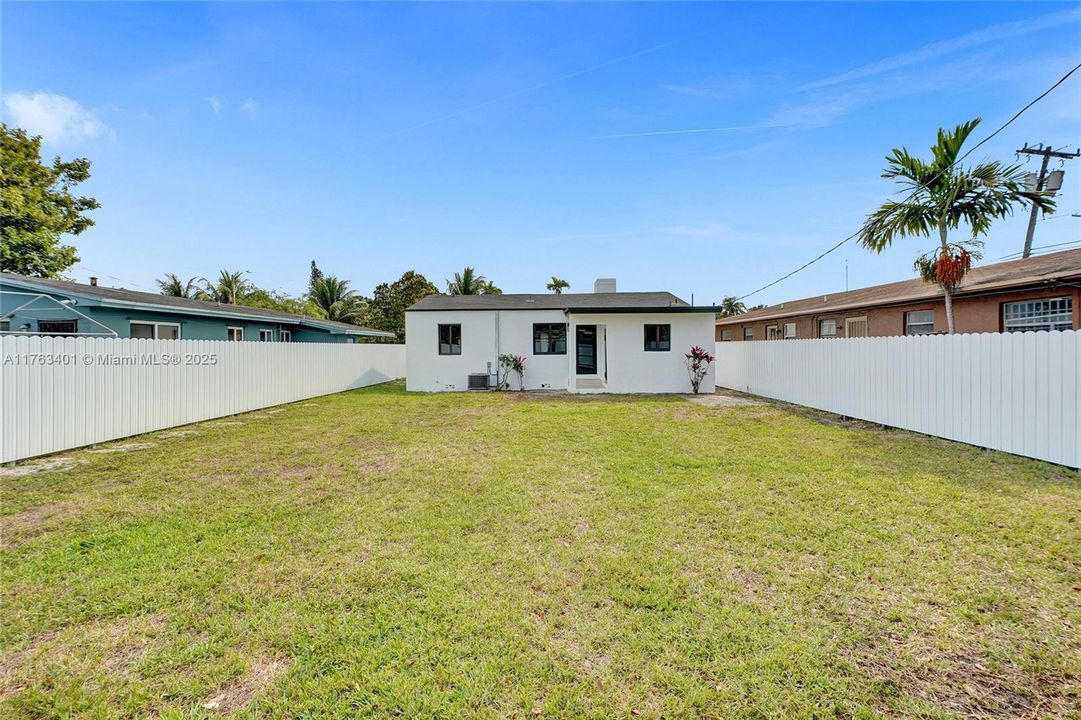 Vendido Recientemente: $539,900 (3 camas, 2 baños, 1156 Pies cuadrados)