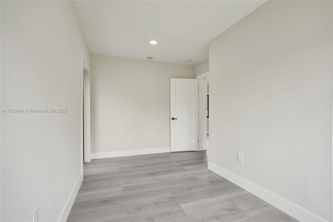 Vendido Recientemente: $539,900 (3 camas, 2 baños, 1156 Pies cuadrados)