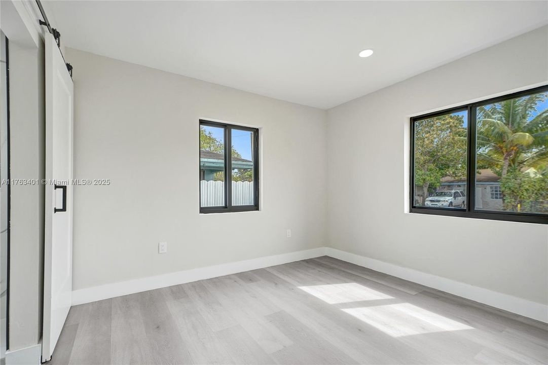 Vendido Recientemente: $539,900 (3 camas, 2 baños, 1156 Pies cuadrados)