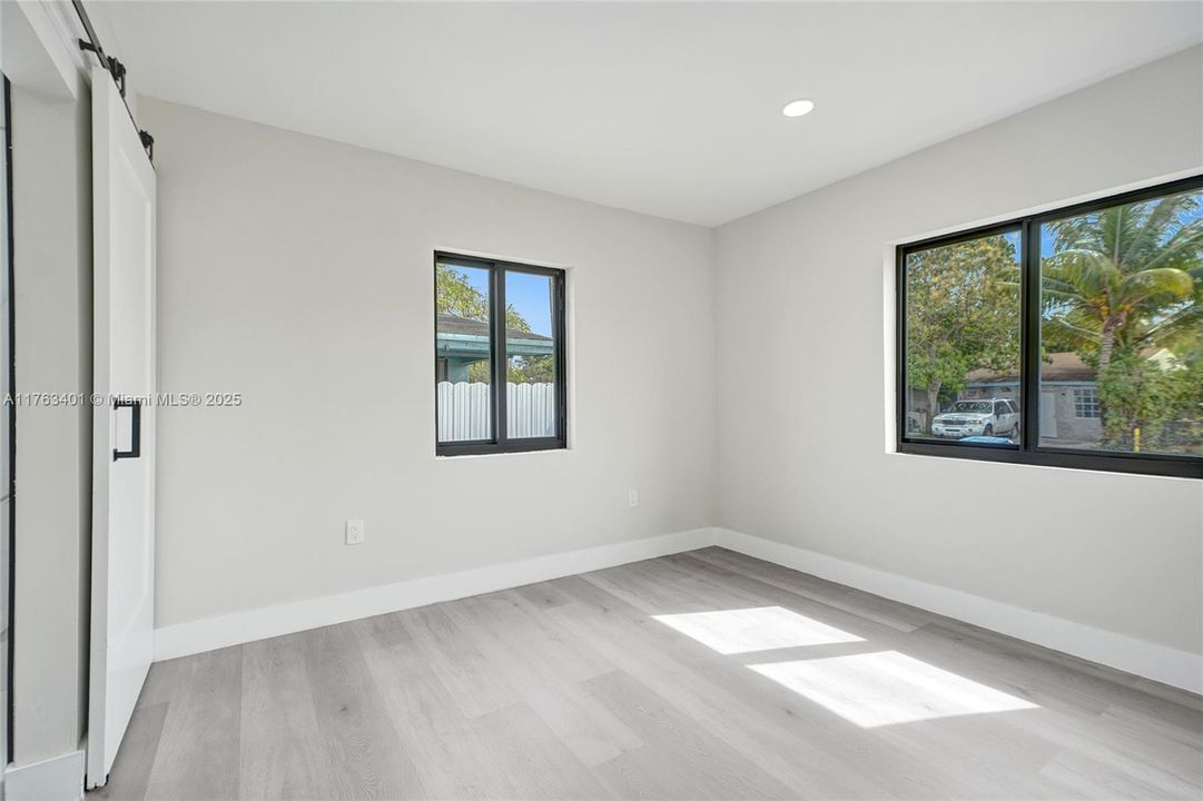 Vendido Recientemente: $539,900 (3 camas, 2 baños, 1156 Pies cuadrados)