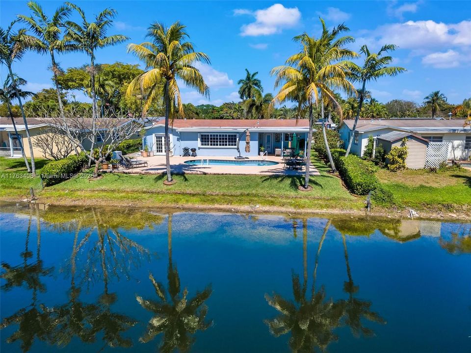 最近售出: $764,900 (4 贝兹, 2 浴室, 1852 平方英尺)