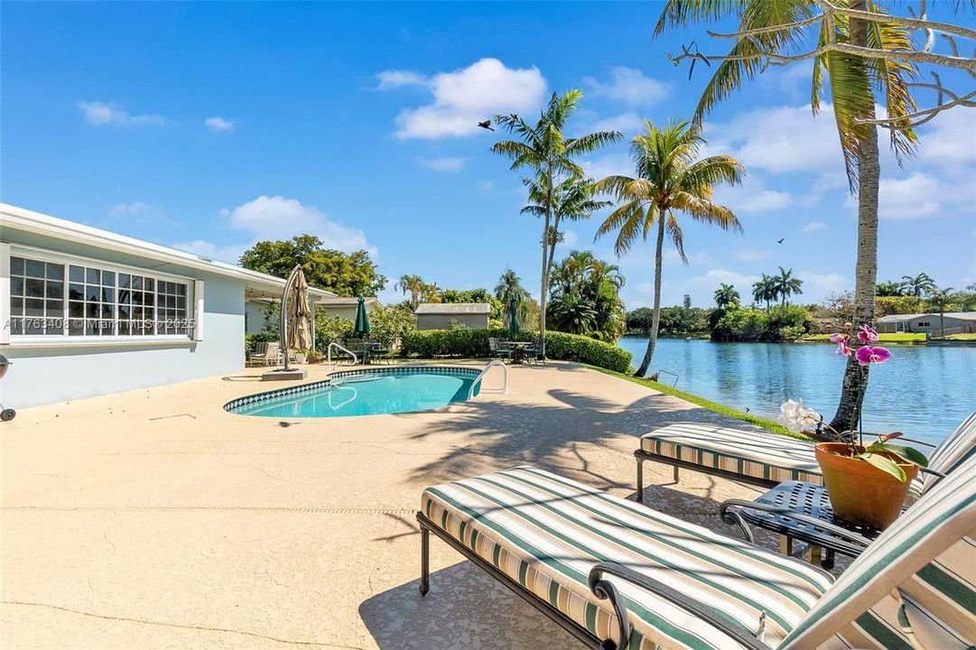 最近售出: $764,900 (4 贝兹, 2 浴室, 1852 平方英尺)