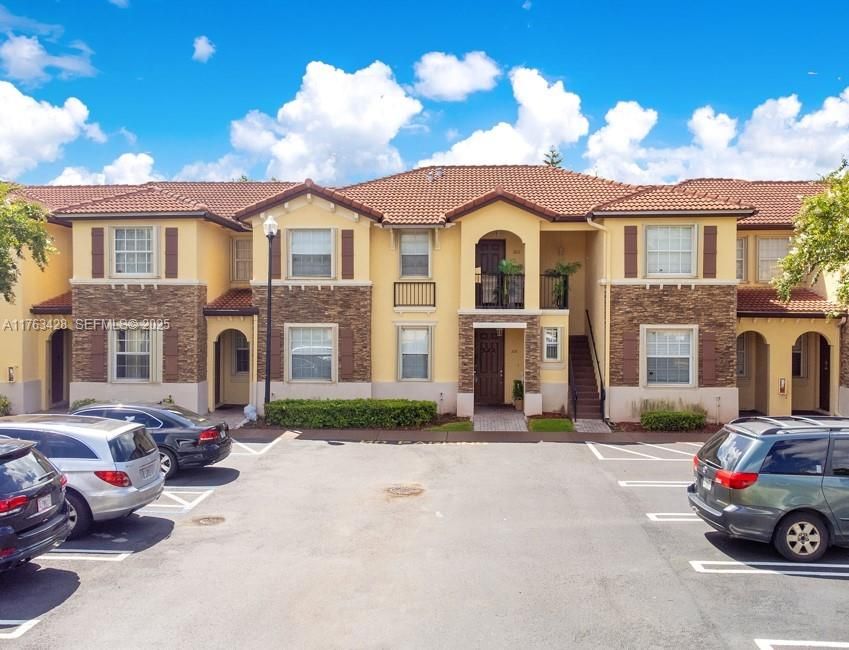 Active With Contract: $2,249 (3 beds, 3 baths, 1234 Square Feet)