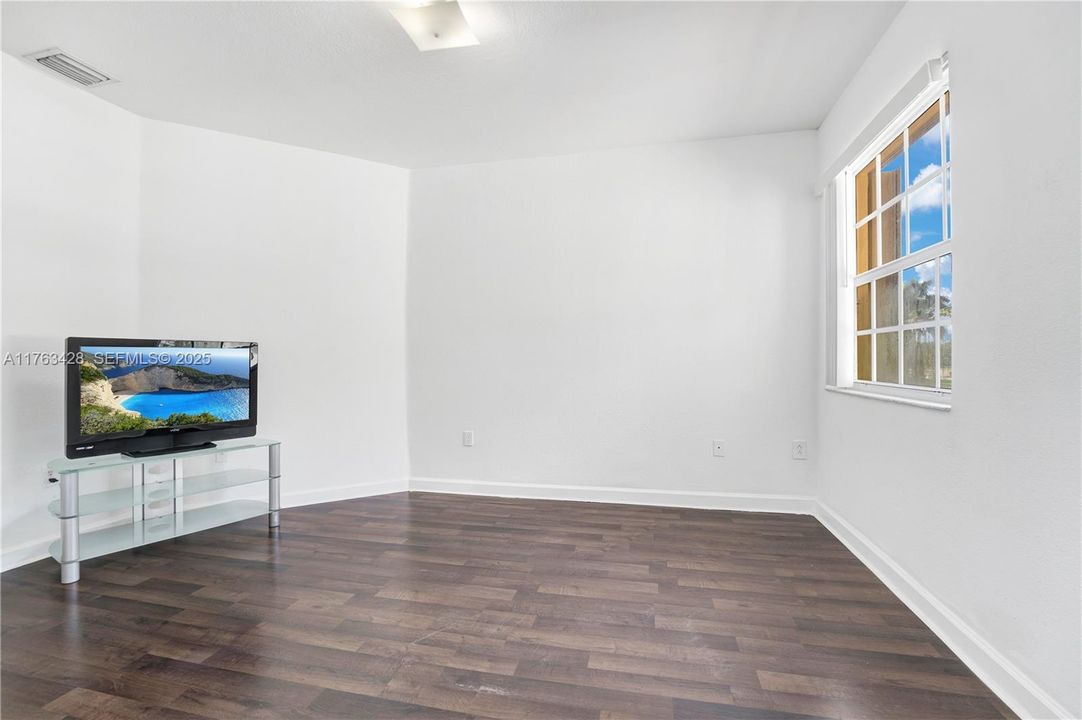 Active With Contract: $2,249 (3 beds, 3 baths, 1234 Square Feet)