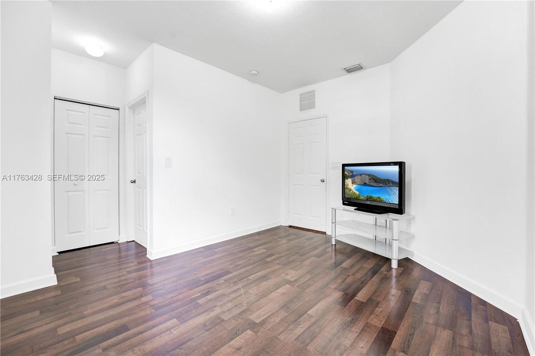 Active With Contract: $2,249 (3 beds, 3 baths, 1234 Square Feet)