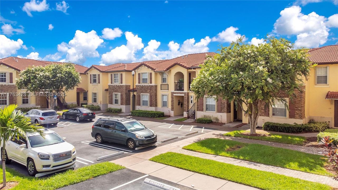 Active With Contract: $2,249 (3 beds, 3 baths, 1234 Square Feet)