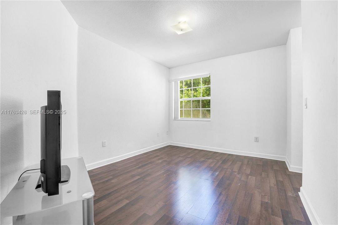 Active With Contract: $2,249 (3 beds, 3 baths, 1234 Square Feet)