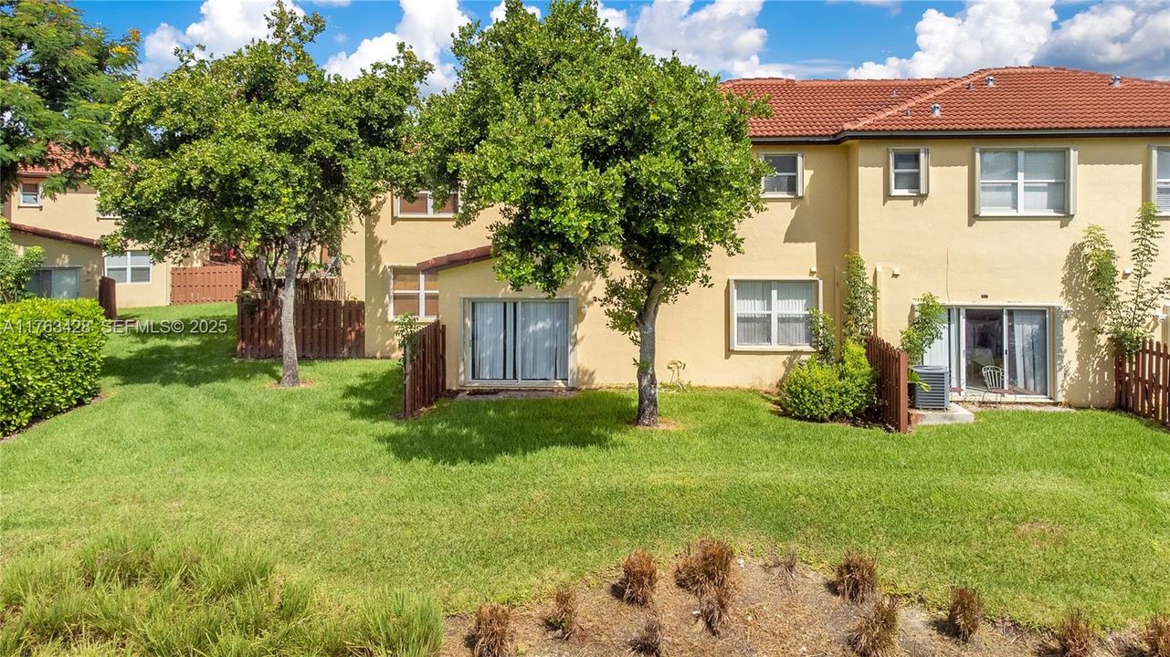 Active With Contract: $2,249 (3 beds, 3 baths, 1234 Square Feet)