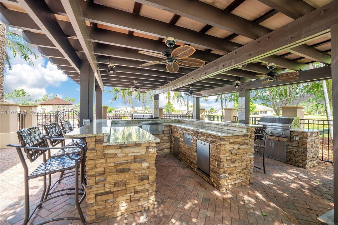 Active With Contract: $2,249 (3 beds, 3 baths, 1234 Square Feet)