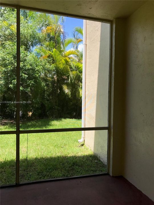 Recently Sold: $210,000 (1 beds, 1 baths, 693 Square Feet)