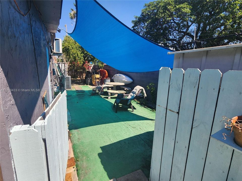 Recently Sold: $410,000 (2 beds, 2 baths, 971 Square Feet)