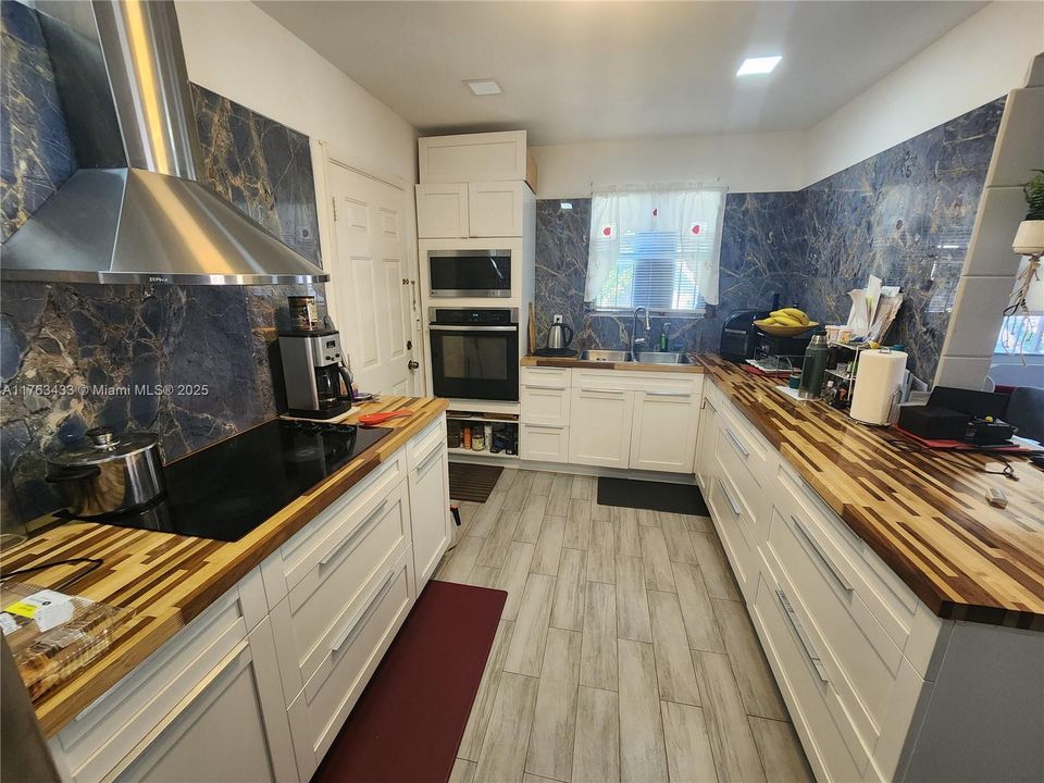 Recently Sold: $410,000 (2 beds, 2 baths, 971 Square Feet)