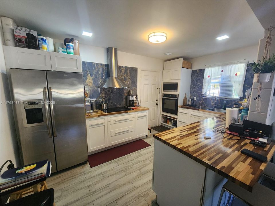 Recently Sold: $410,000 (2 beds, 2 baths, 971 Square Feet)