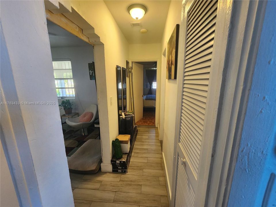 Recently Sold: $410,000 (2 beds, 2 baths, 971 Square Feet)