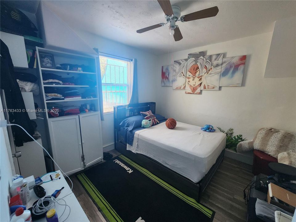 Recently Sold: $410,000 (2 beds, 2 baths, 971 Square Feet)