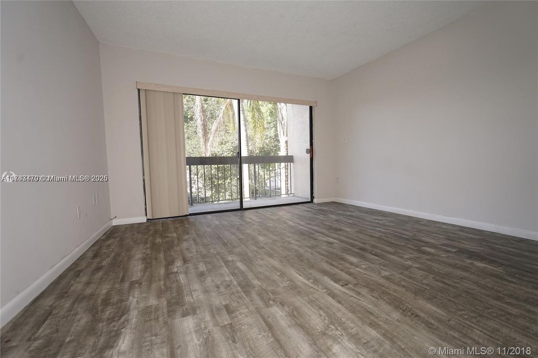 For Sale: $499,000 (2 beds, 2 baths, 1024 Square Feet)