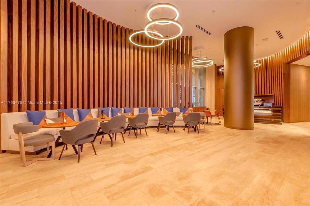 For Sale: $899,900 (2 beds, 2 baths, 1161 Square Feet)