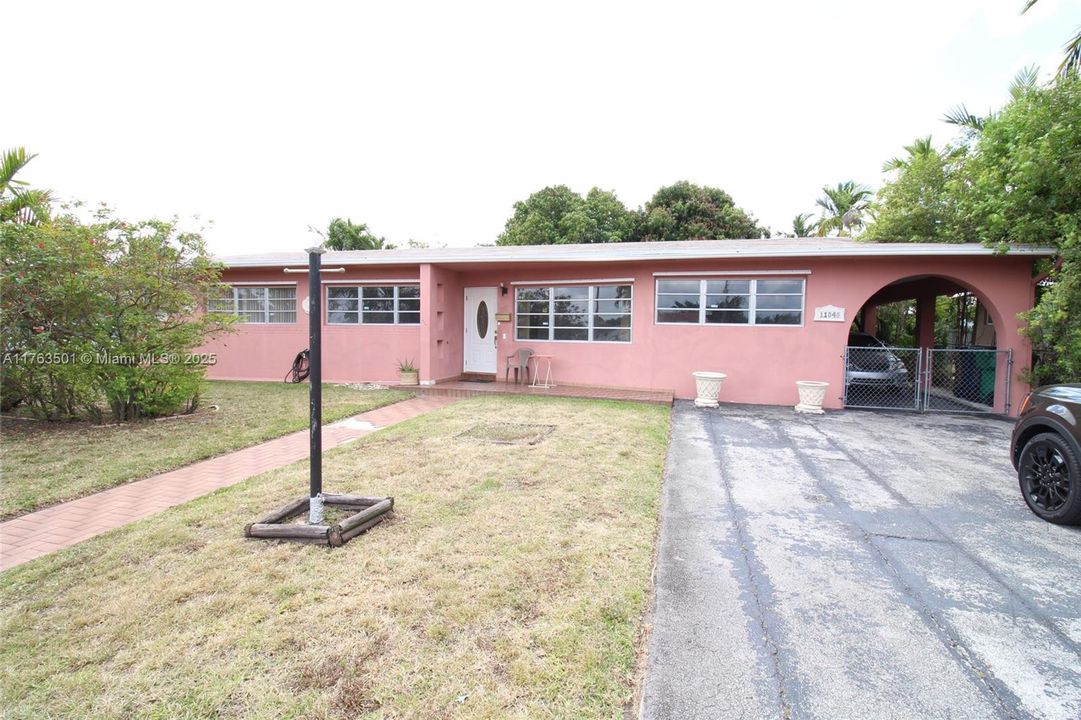 For Sale: $695,000 (3 beds, 1 baths, 1831 Square Feet)
