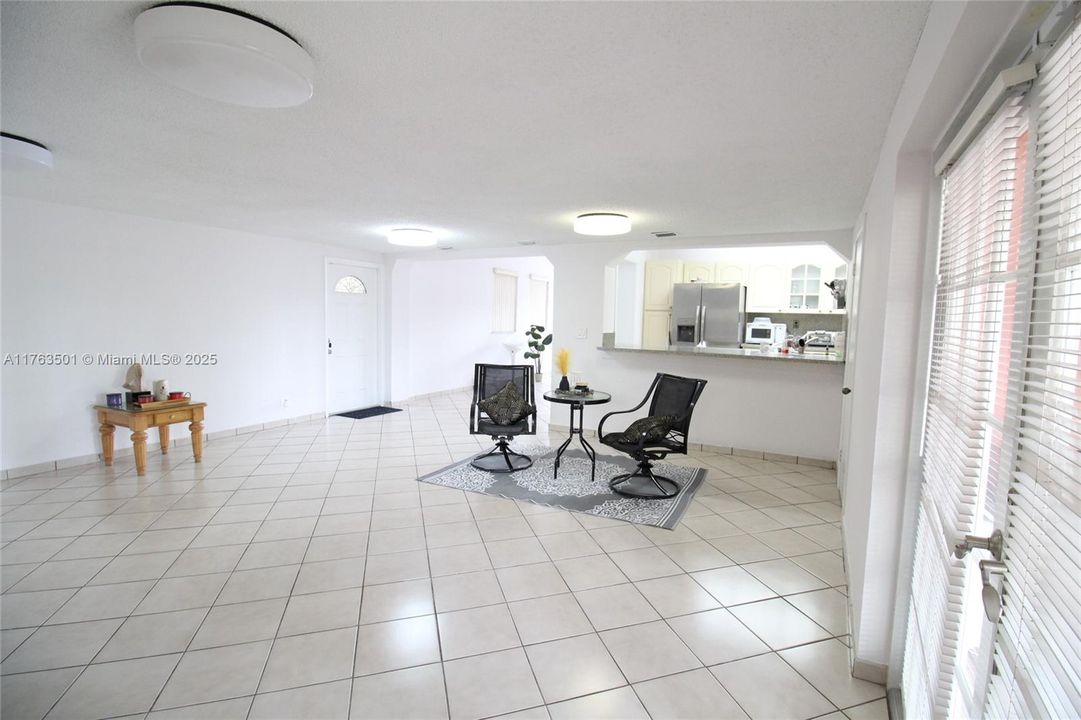 For Sale: $695,000 (3 beds, 1 baths, 1831 Square Feet)