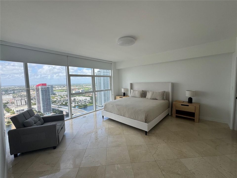 En Venta: $650,000 (1 camas, 1 baños, 871 Pies cuadrados)