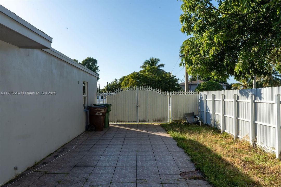 最近售出: $530,000 (3 贝兹, 2 浴室, 1538 平方英尺)