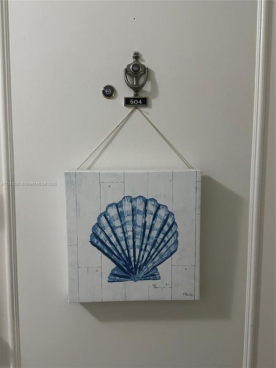 Под контрактом: $99,900 (1 спален, 1 ванн, 650 Квадратных фут)