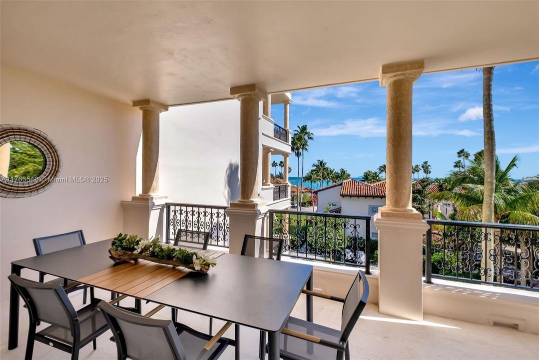 En Venta: $4,950,000 (3 camas, 3 baños, 2049 Pies cuadrados)