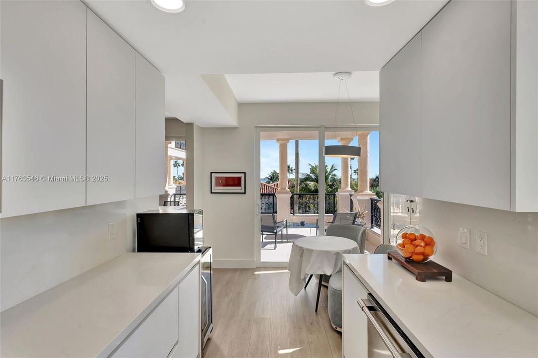 En Venta: $4,950,000 (3 camas, 3 baños, 2049 Pies cuadrados)