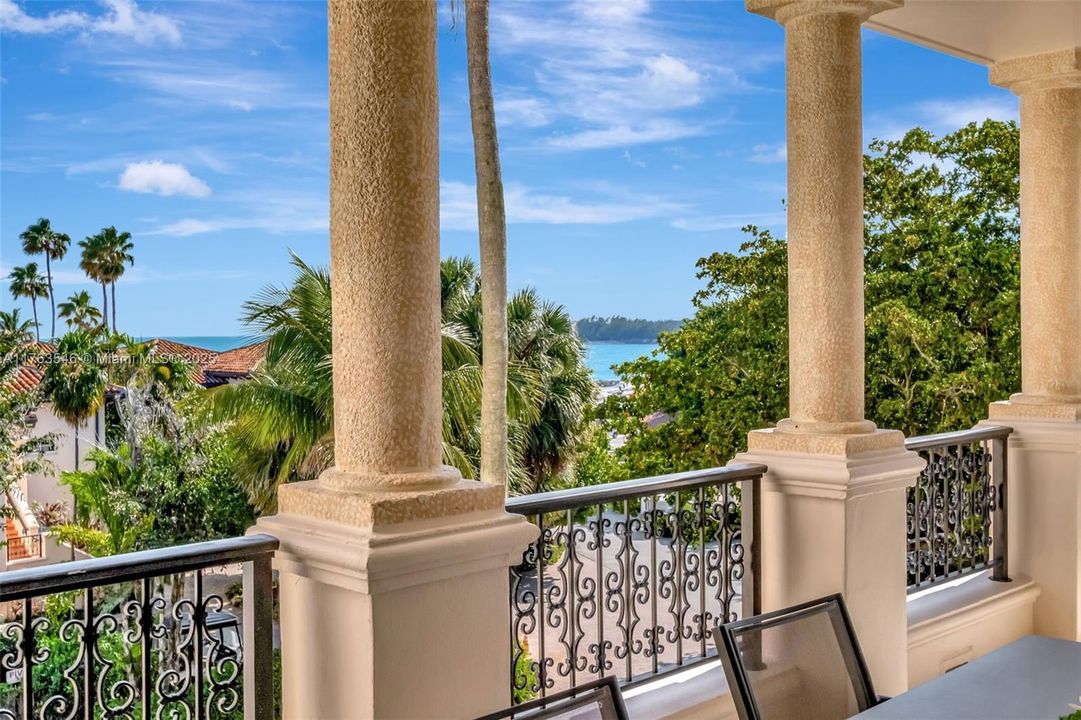 En Venta: $4,950,000 (3 camas, 3 baños, 2049 Pies cuadrados)