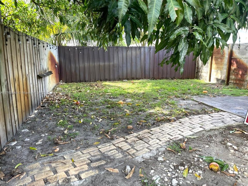 En Venta: $500,000 (3 camas, 2 baños, 2055 Pies cuadrados)