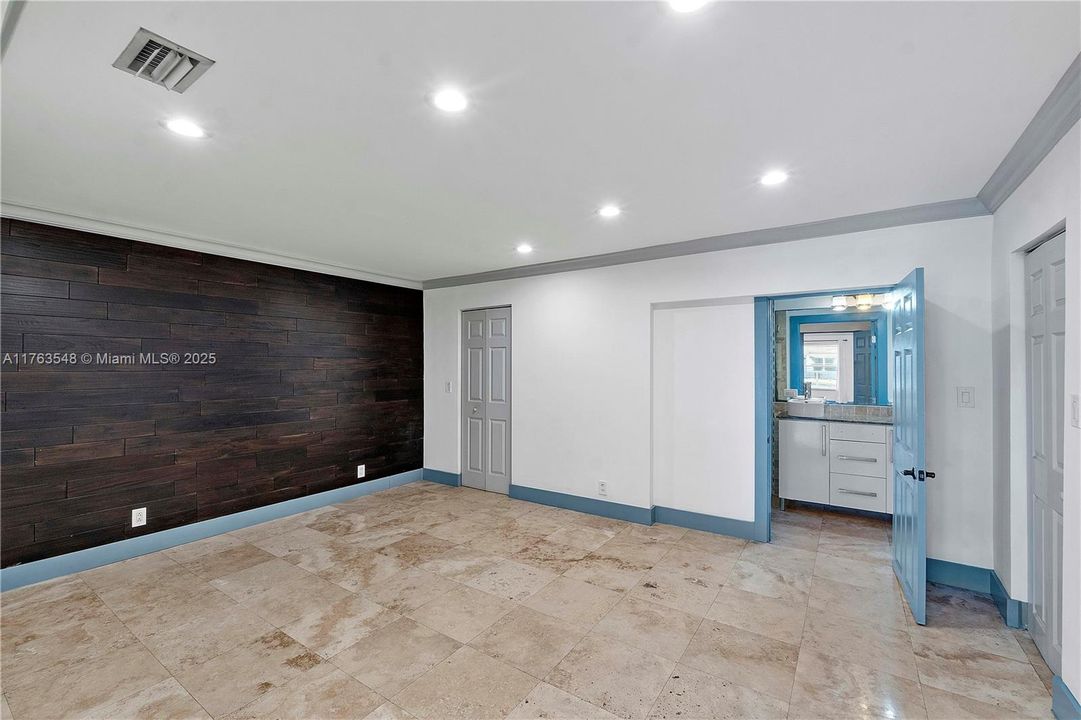 En Venta: $500,000 (3 camas, 2 baños, 2055 Pies cuadrados)