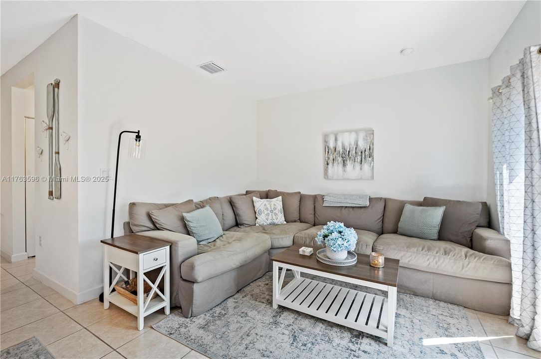 Recently Sold: $484,500 (4 beds, 2 baths, 1846 Square Feet)