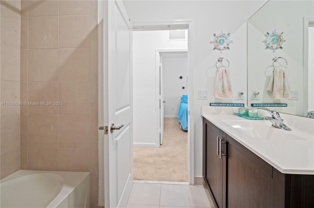 Recently Sold: $484,500 (4 beds, 2 baths, 1846 Square Feet)