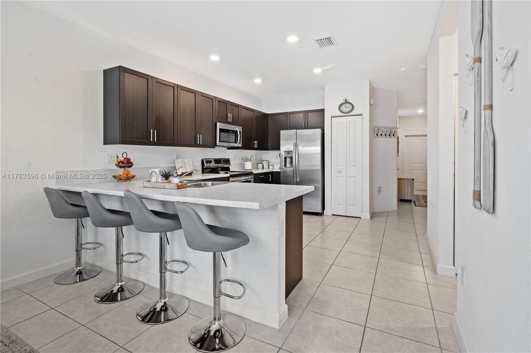 Recently Sold: $484,500 (4 beds, 2 baths, 1846 Square Feet)