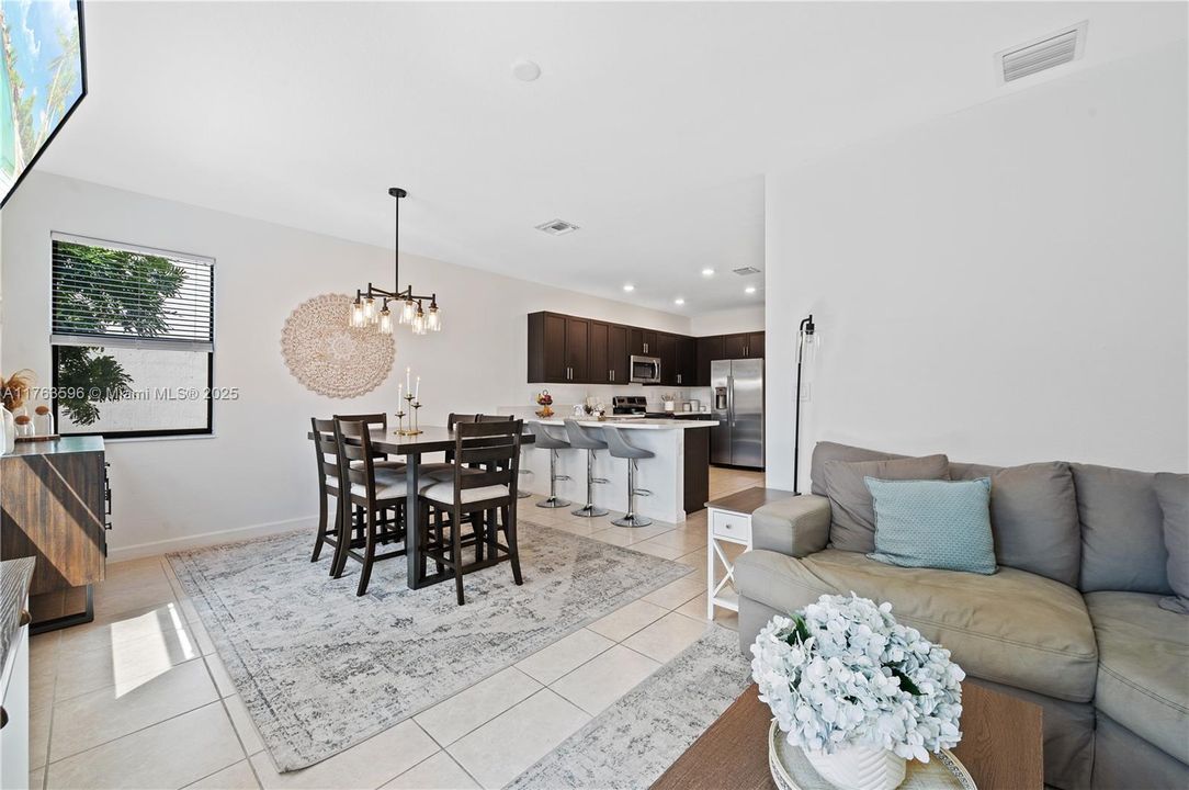 Recently Sold: $484,500 (4 beds, 2 baths, 1846 Square Feet)