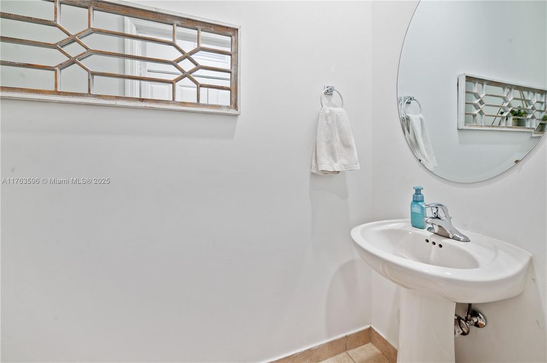 Recently Sold: $484,500 (4 beds, 2 baths, 1846 Square Feet)