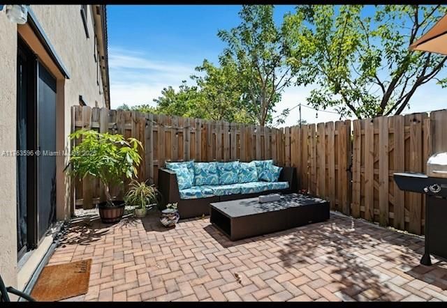 Recently Sold: $484,500 (4 beds, 2 baths, 1846 Square Feet)