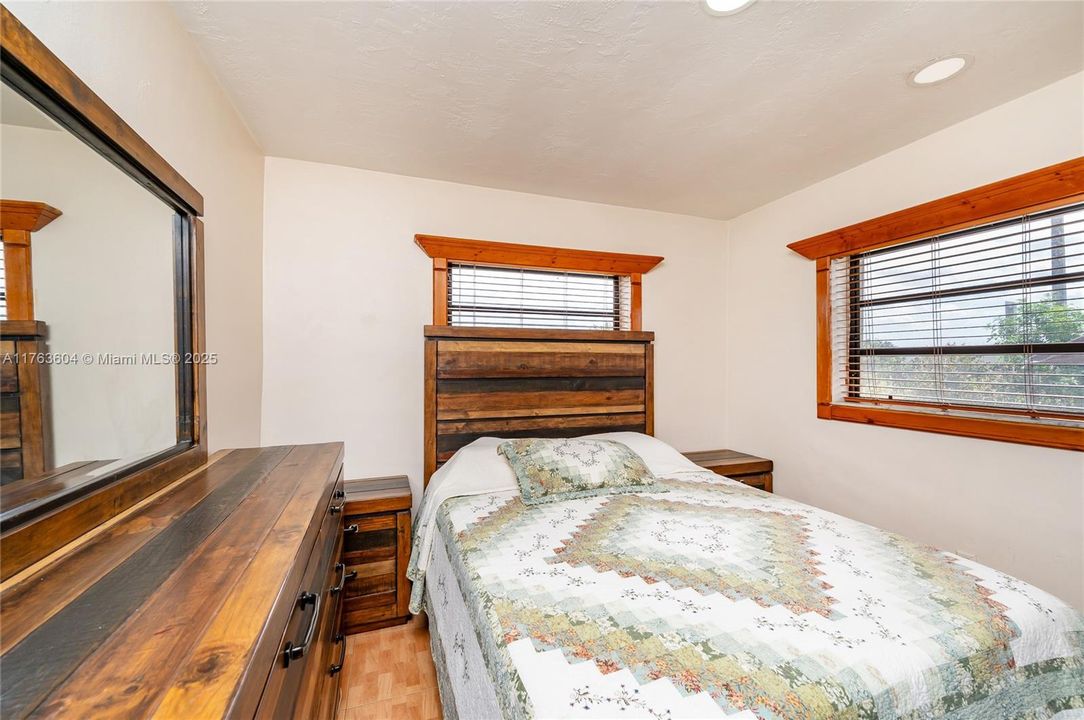 Recently Sold: $525,000 (3 beds, 1 baths, 1058 Square Feet)