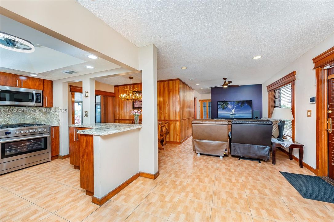 Recently Sold: $525,000 (3 beds, 1 baths, 1058 Square Feet)