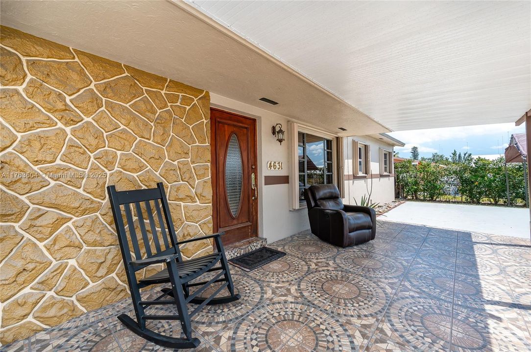 Recently Sold: $525,000 (3 beds, 1 baths, 1058 Square Feet)