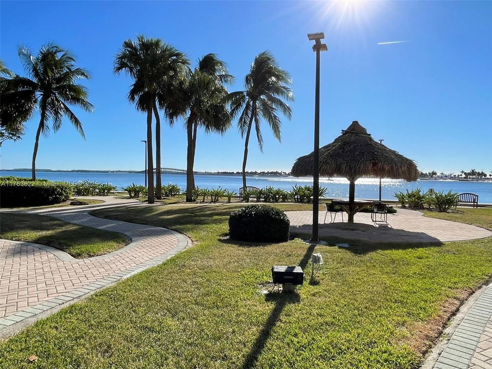 最近售出: $495,000 (1 贝兹, 1 浴室, 1012 平方英尺)