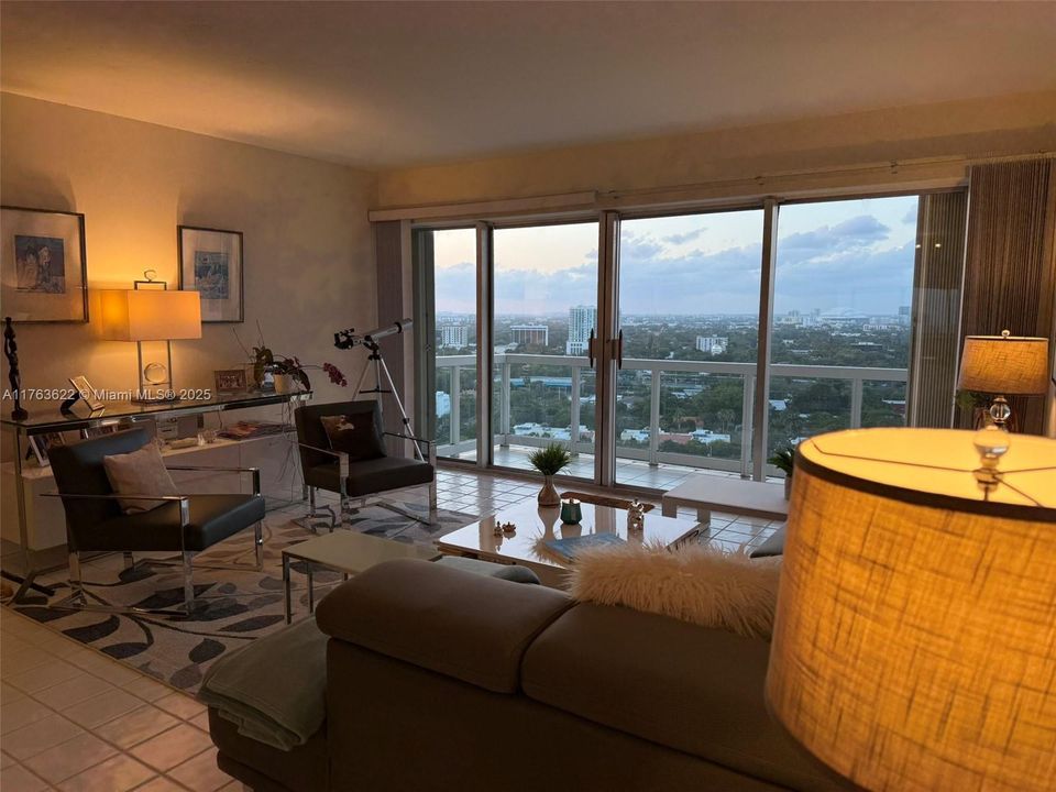 最近售出: $495,000 (1 贝兹, 1 浴室, 1012 平方英尺)