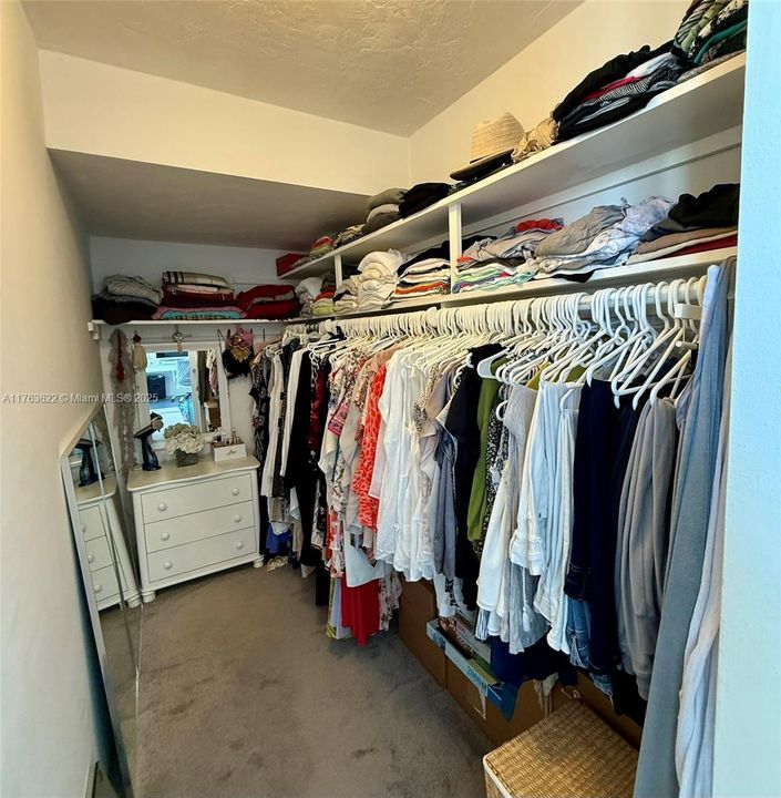 最近售出: $495,000 (1 贝兹, 1 浴室, 1012 平方英尺)