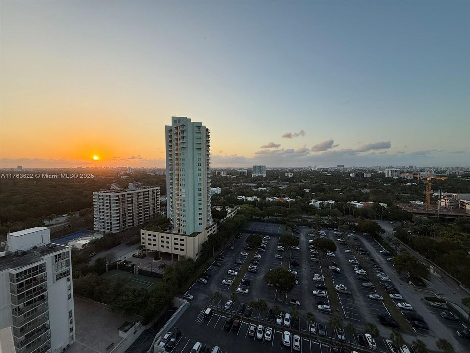 最近售出: $495,000 (1 贝兹, 1 浴室, 1012 平方英尺)