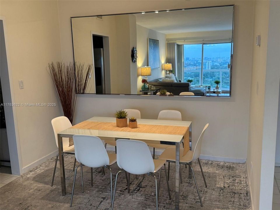 最近售出: $495,000 (1 贝兹, 1 浴室, 1012 平方英尺)