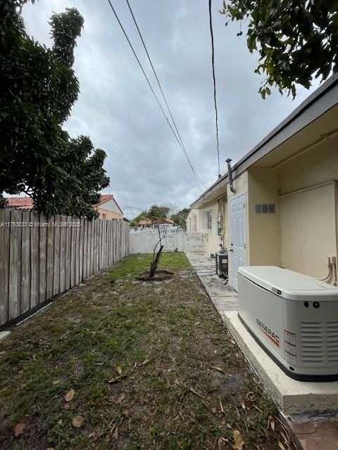 待售: $749,000 (4 贝兹, 2 浴室, 1732 平方英尺)