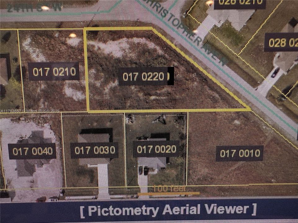 На продажу: $69,999 (0.51 acres)